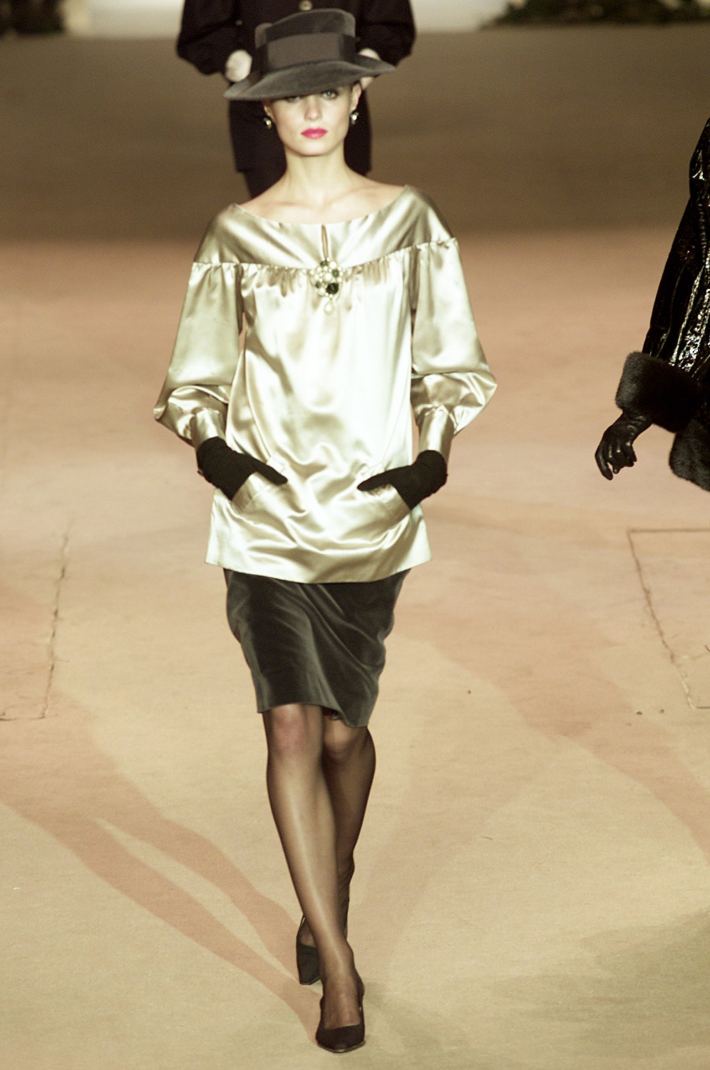 Saint Laurent S/S 02 Couture Look 20