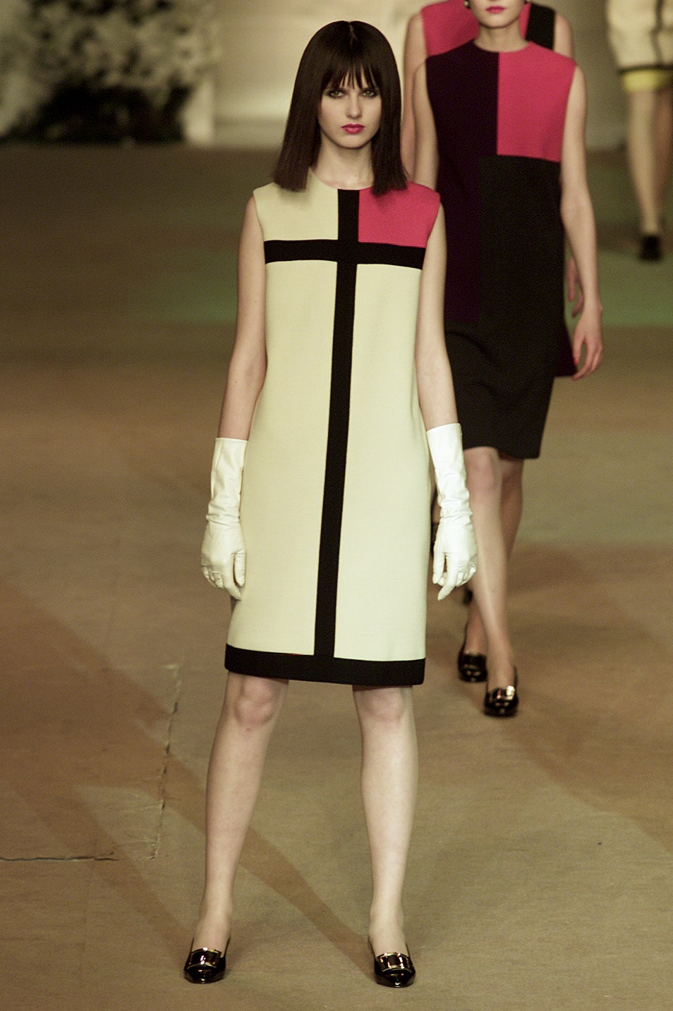 Saint Laurent S/S 02 Couture Look 32