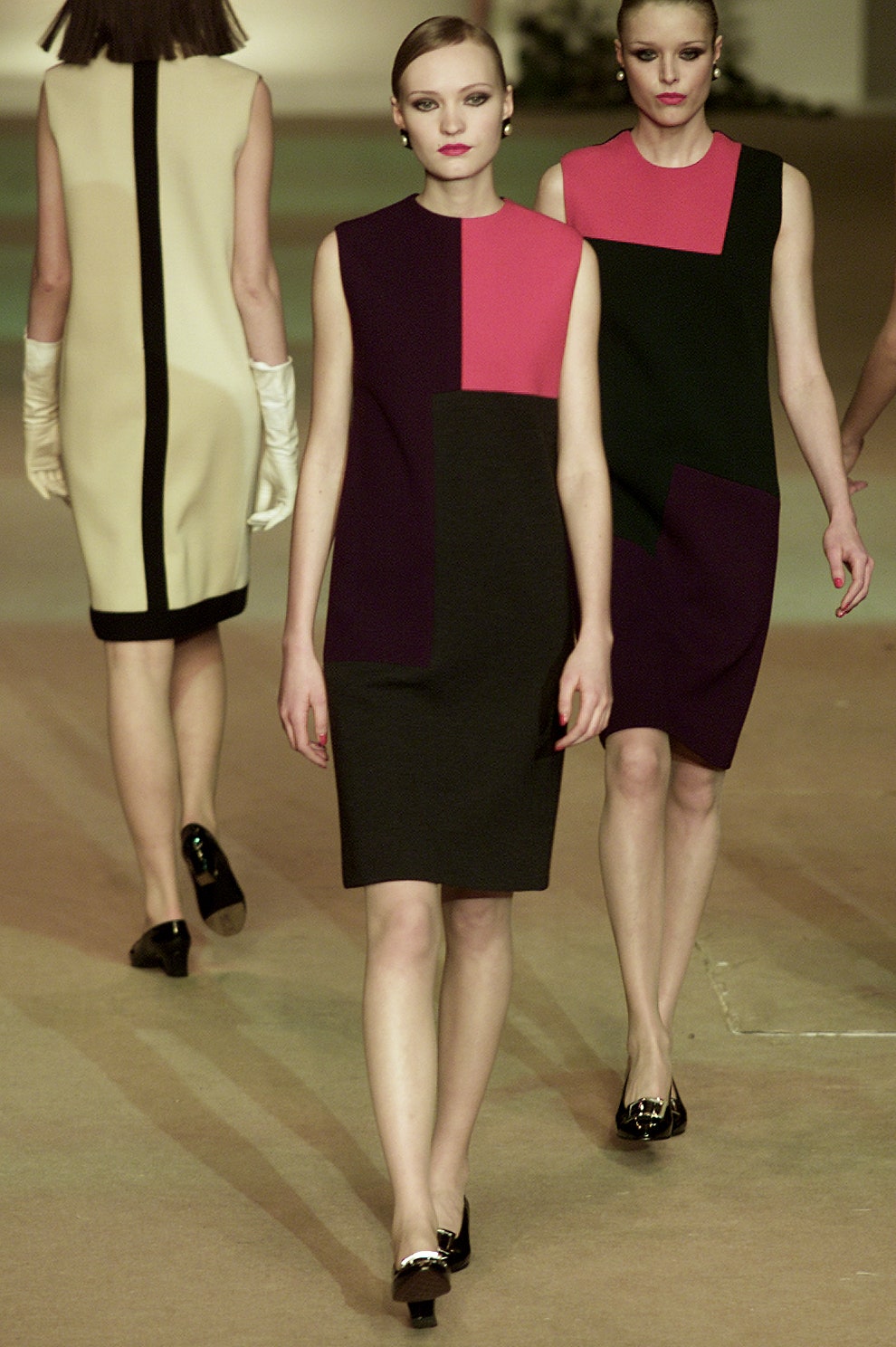 Saint Laurent S/S 02 Couture Look 33
