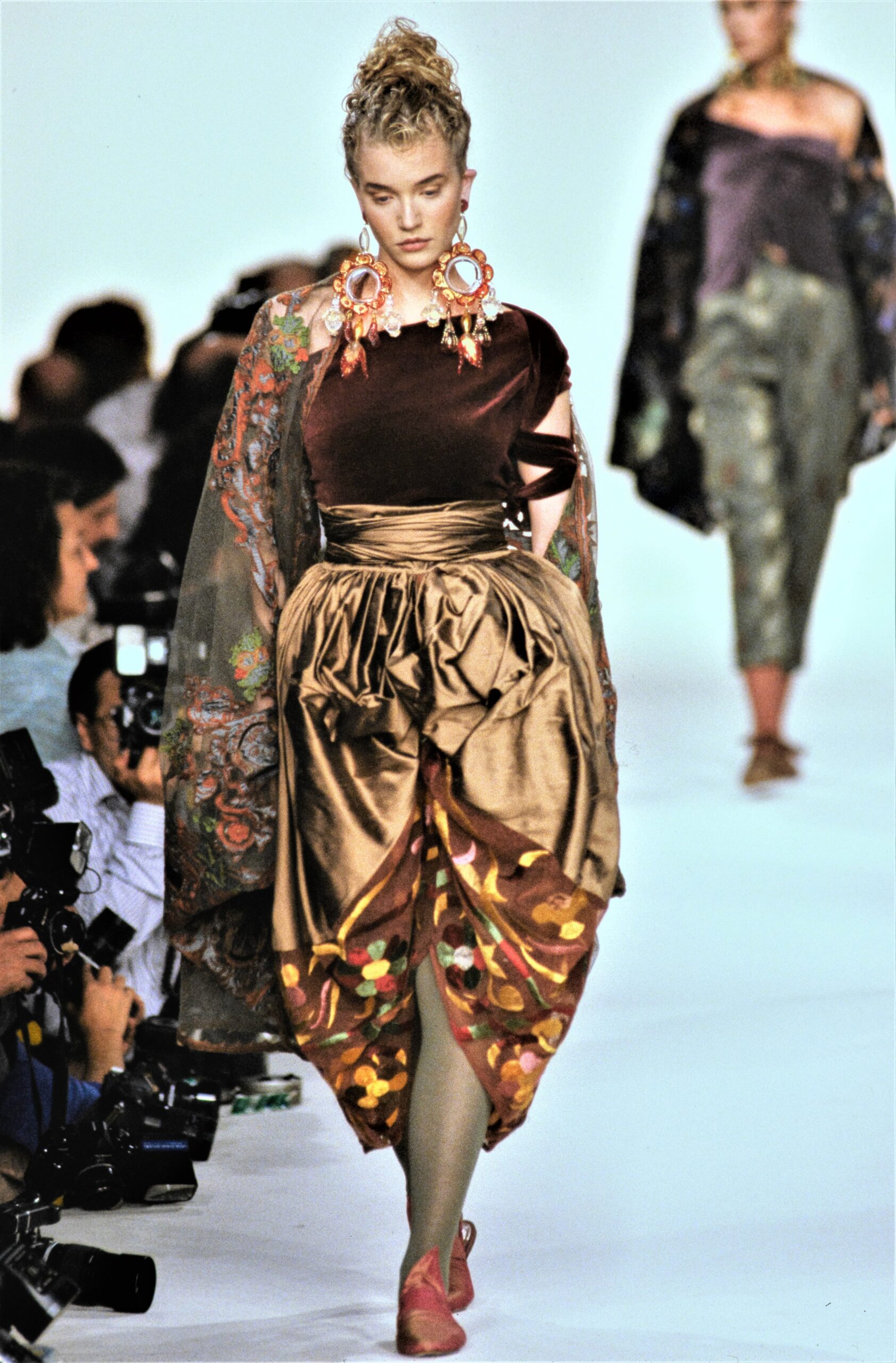 Romeo Gigli S/S 90 Look 35