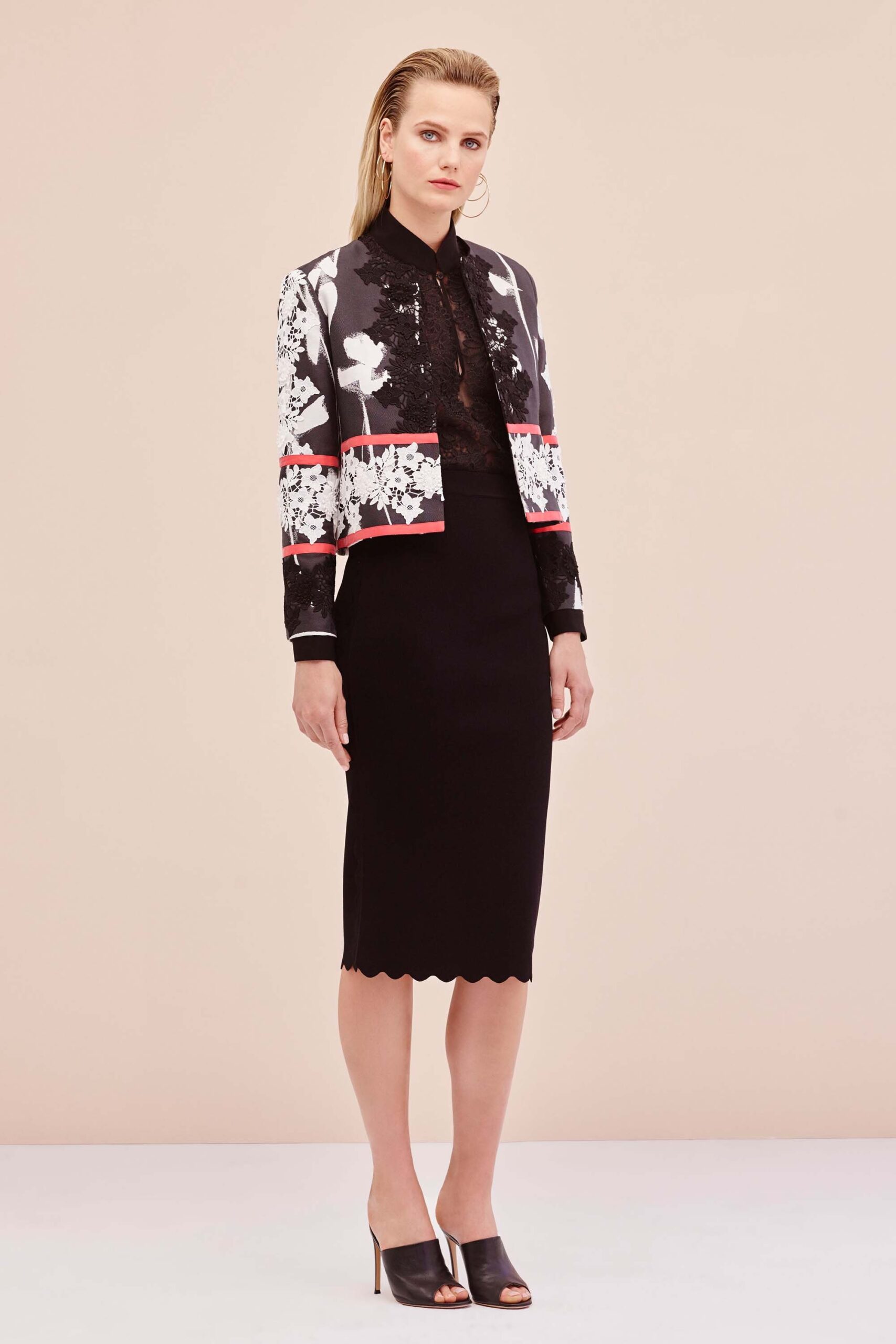 Sachin & Babi Resort 17 Look 9