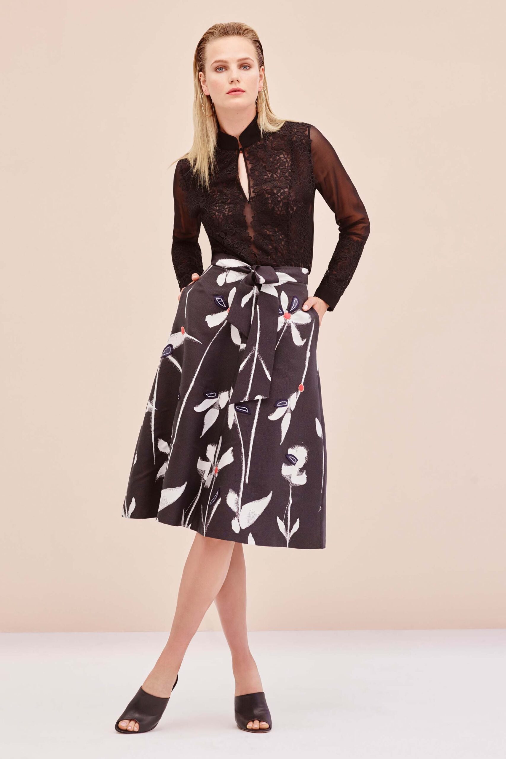 Sachin & Babi Resort 17 Look 10