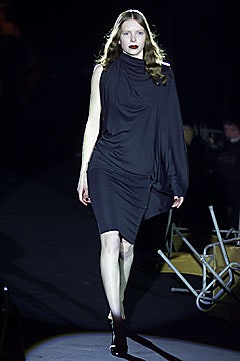 Roland Mouret F/W 01 Look 1