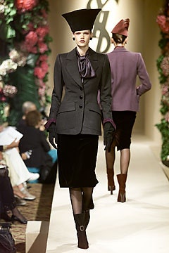 Saint Laurent F/W 01 Couture Look 8