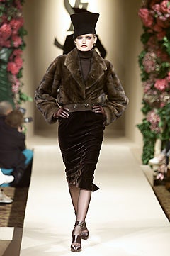 Saint Laurent F/W 01 Couture Look 20