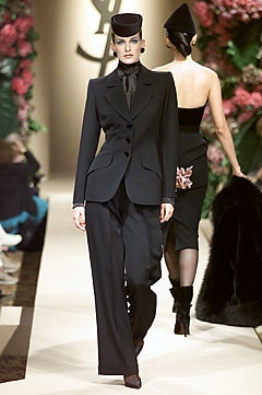 Saint Laurent F/W 01 Couture Look 31
