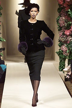 Saint Laurent F/W 01 Couture Look 34