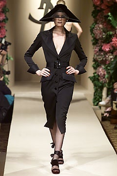 Saint Laurent F/W 01 Couture Look 36