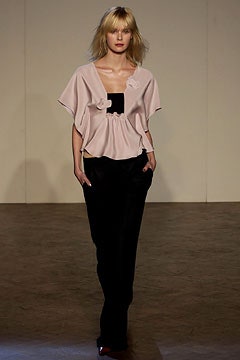 Roland Mouret F/W 02 Look 2