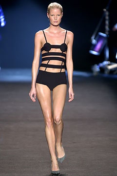 Roland Mouret S/S 04 Look 18