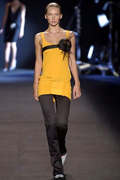 Roland Mouret S/S 04 Look 25