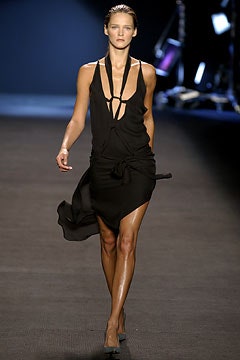 Roland Mouret S/S 04 Look 37