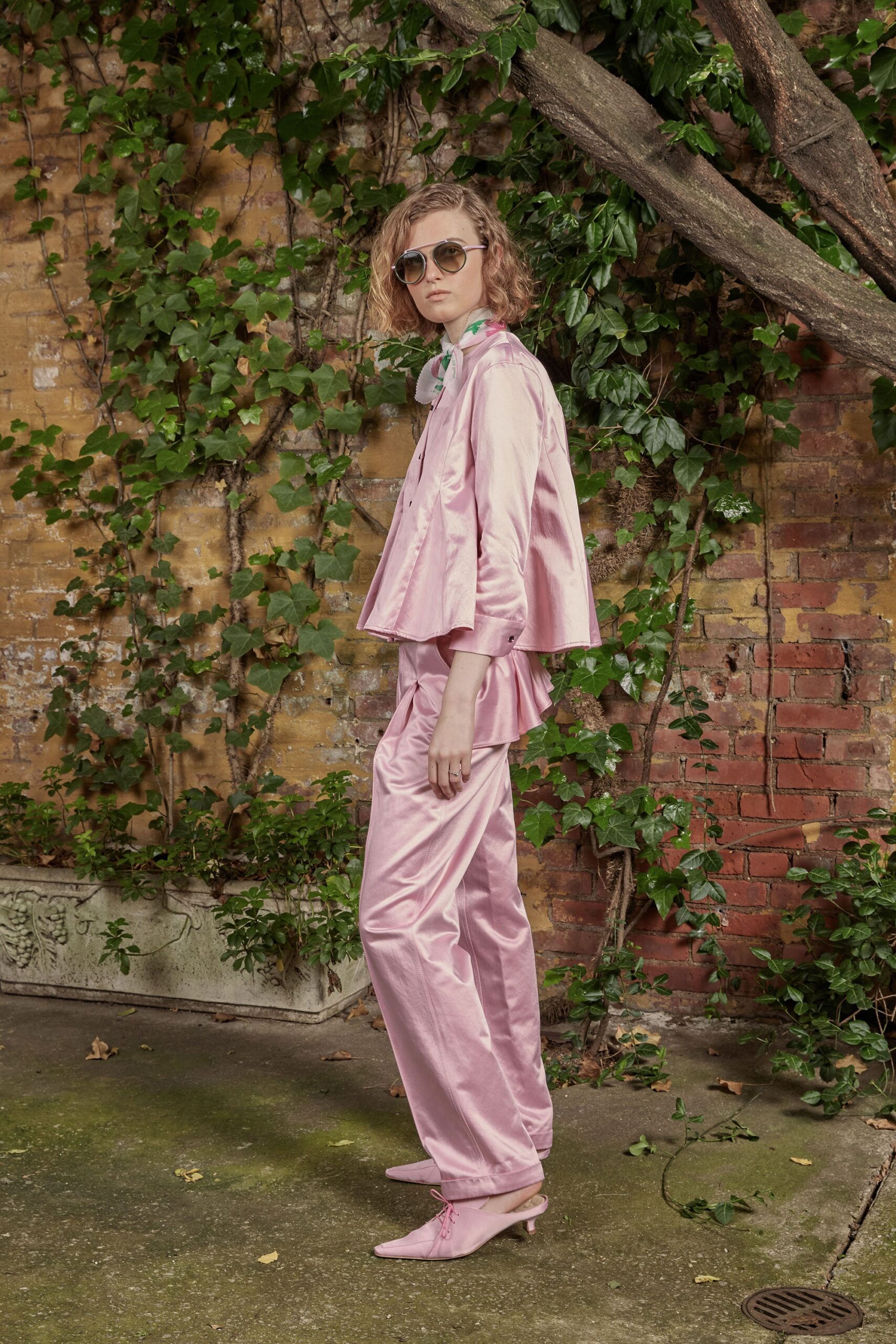 Rosie Assoulin Resort 18 Look 15