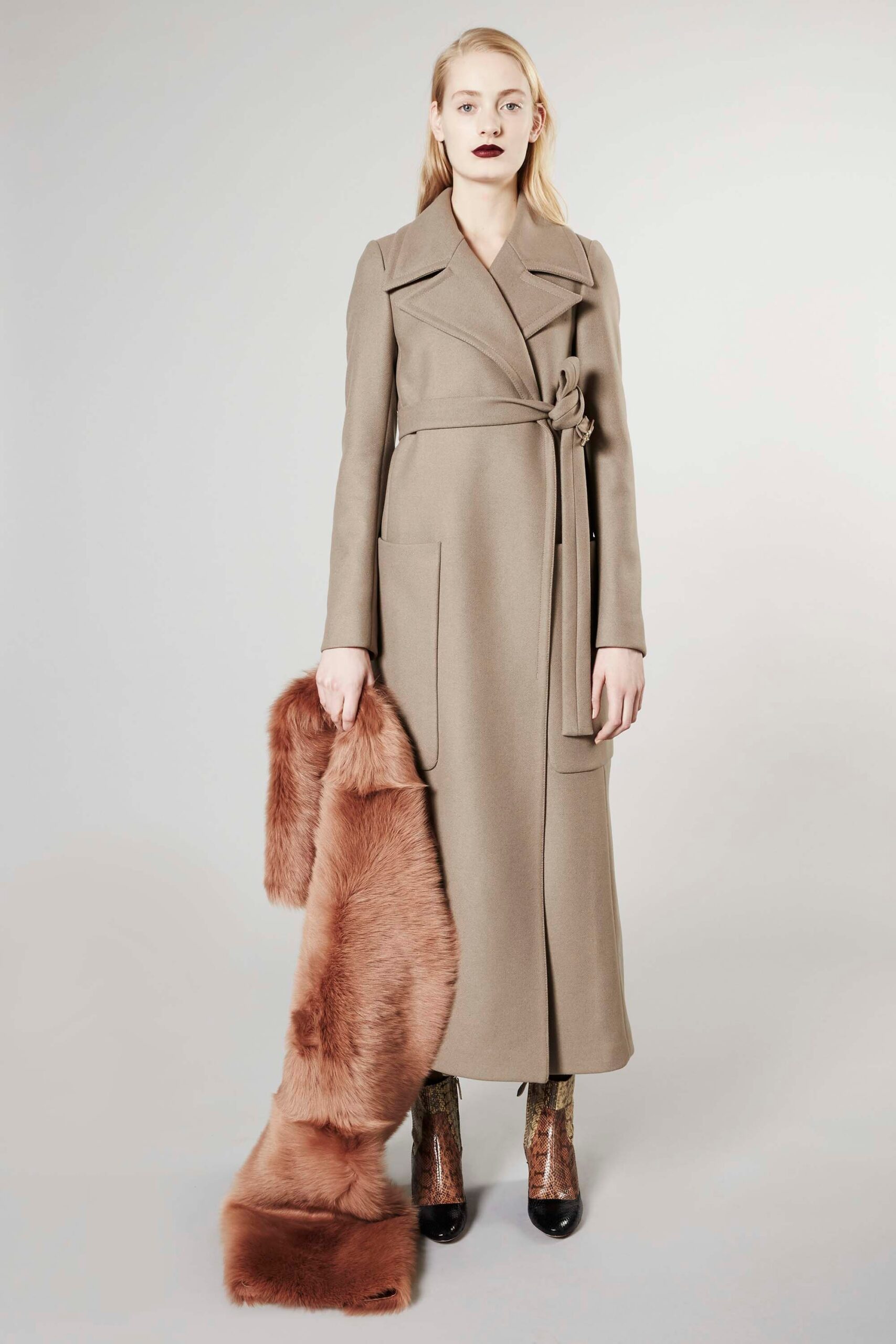 Rochas F/W 16 Look 17