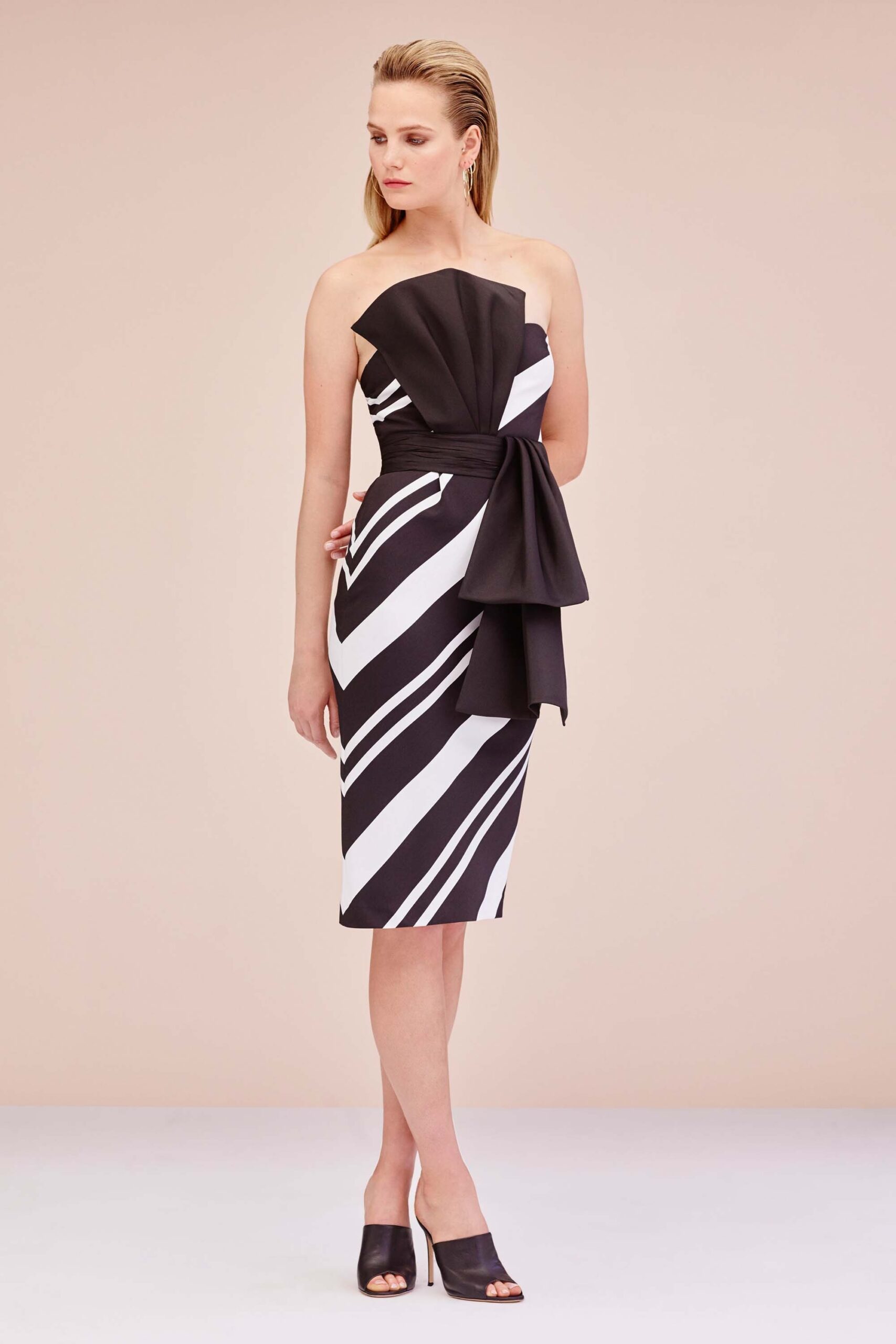 Sachin & Babi Resort 17 Look 19