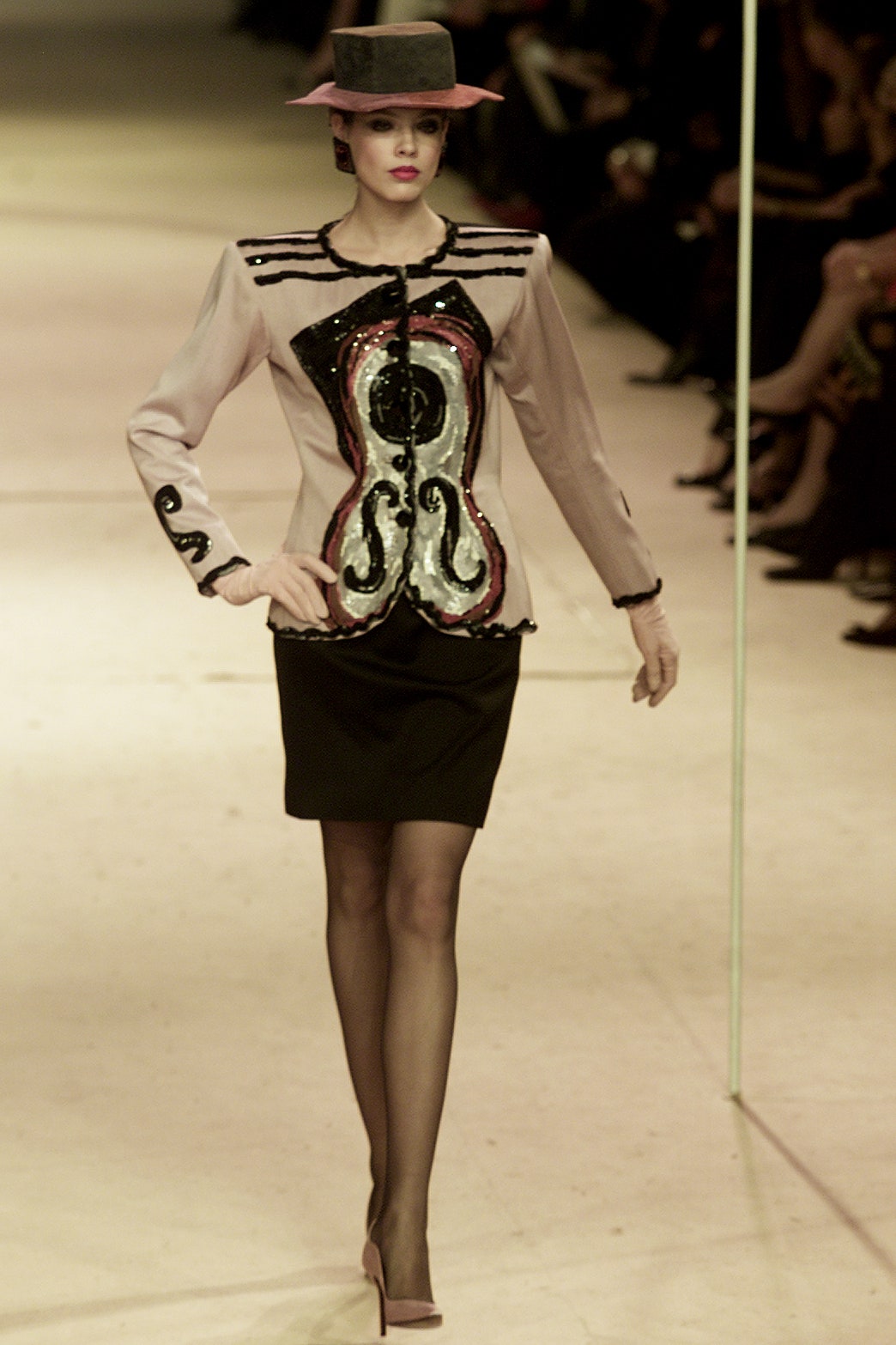 Saint Laurent S/S 02 Couture Look 194