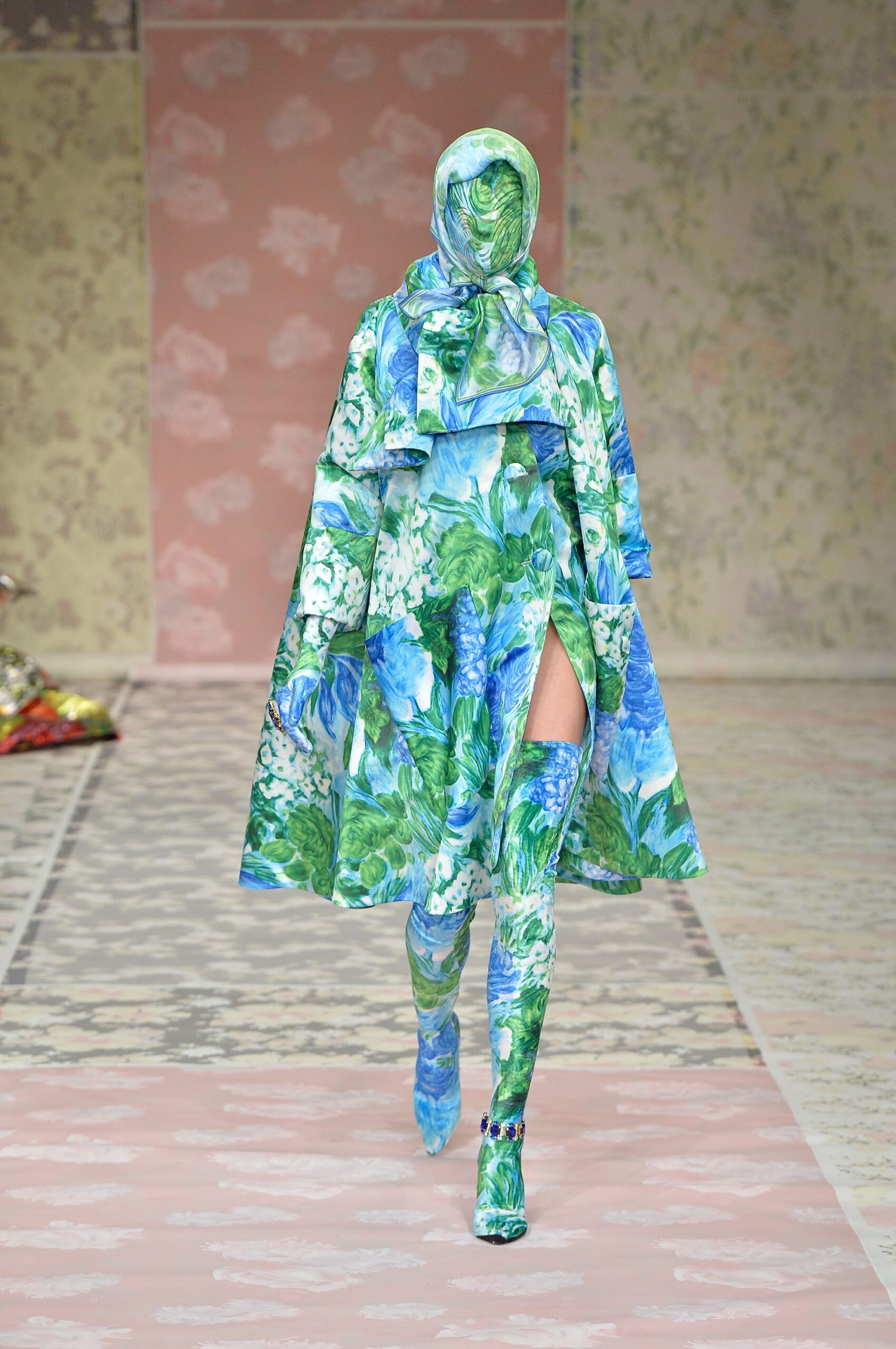 Richard Quinn F/W 18 Look 25
