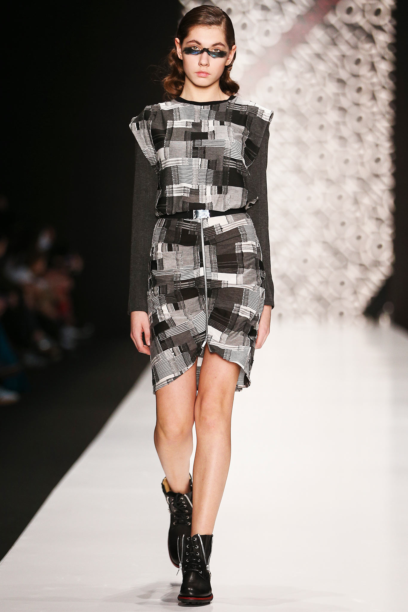 Saint-Tokyo Russia F/W 15 Look 11