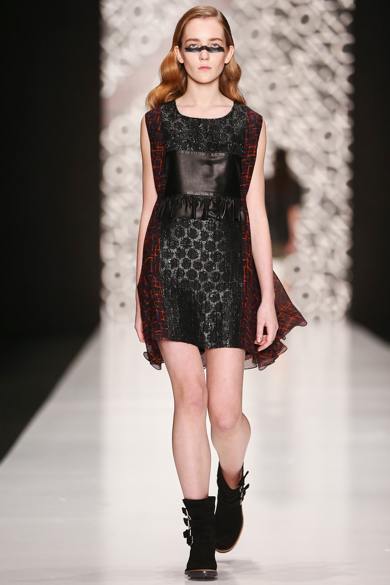 Saint-Tokyo Russia F/W 15 Look 16