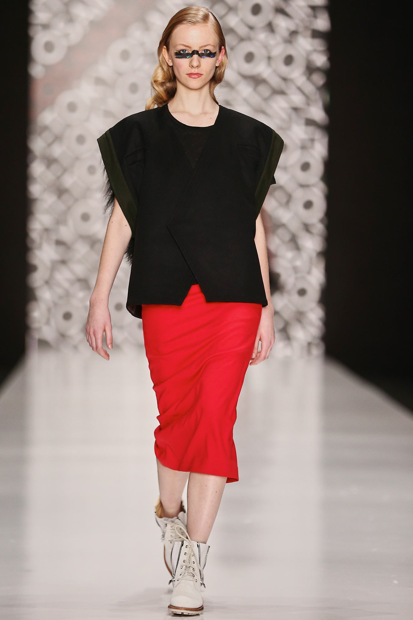 Saint-Tokyo Russia F/W 15 Look 20
