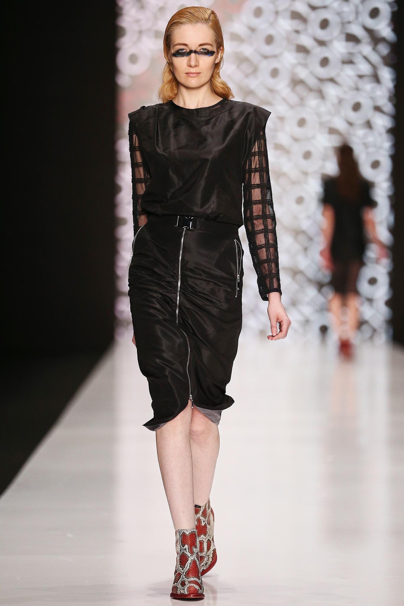 Saint-Tokyo Russia F/W 15 Look 23