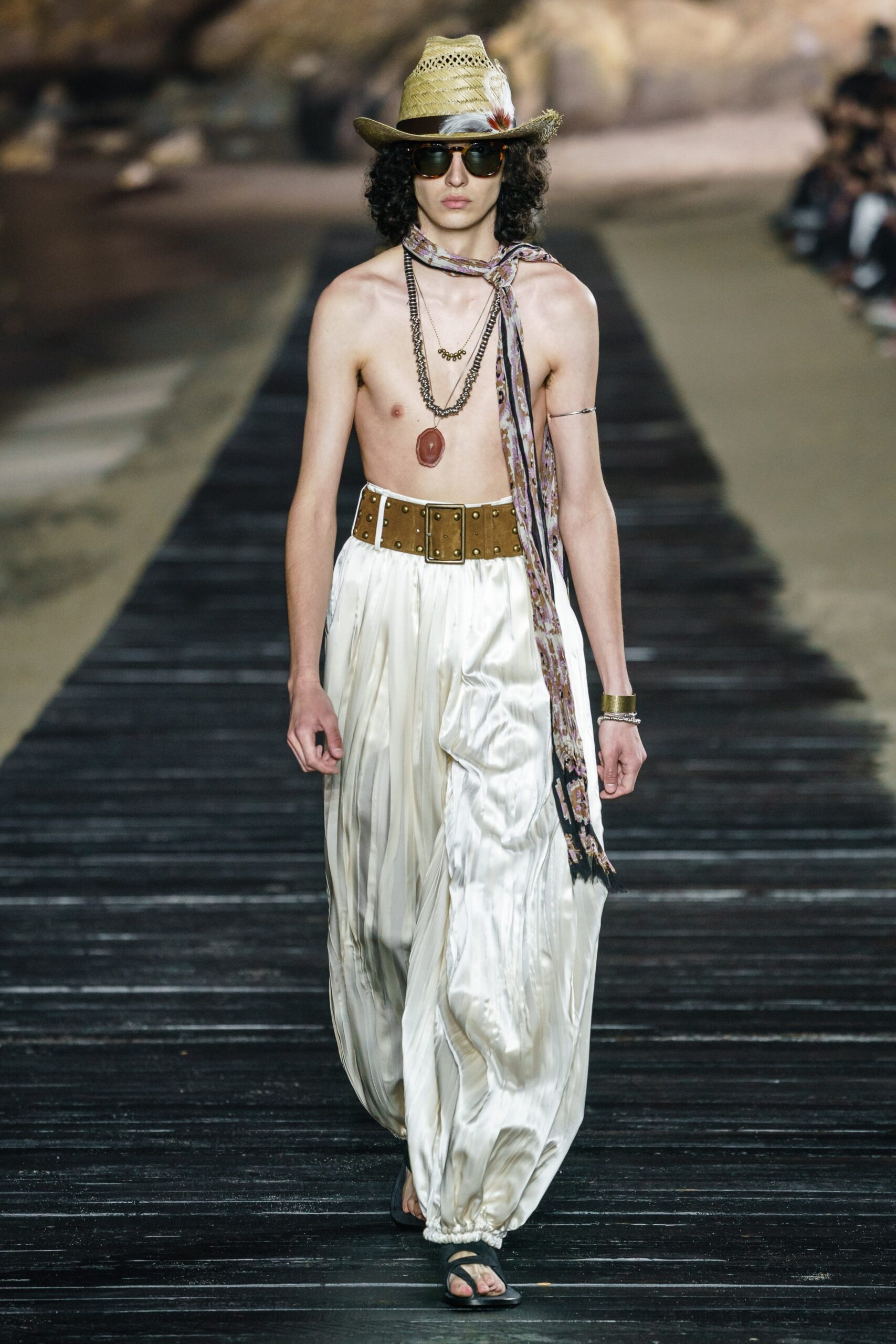Saint Laurent S/S 20 Menswear Look 28