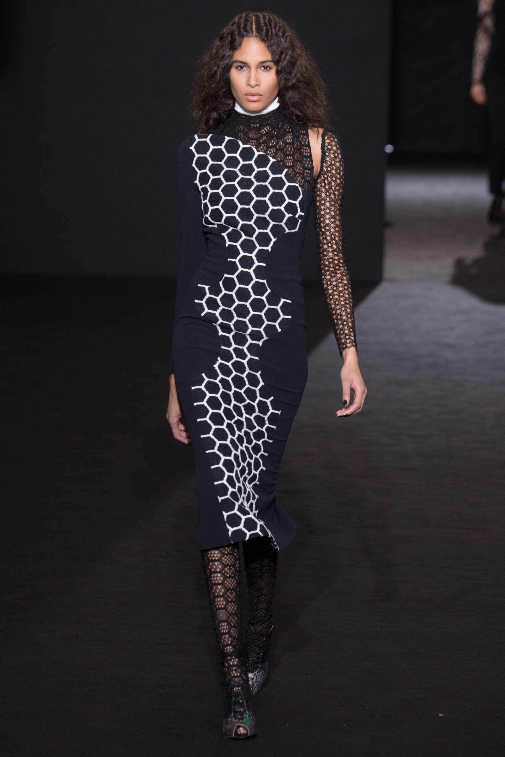 Roland Mouret F/W 16 Look 32