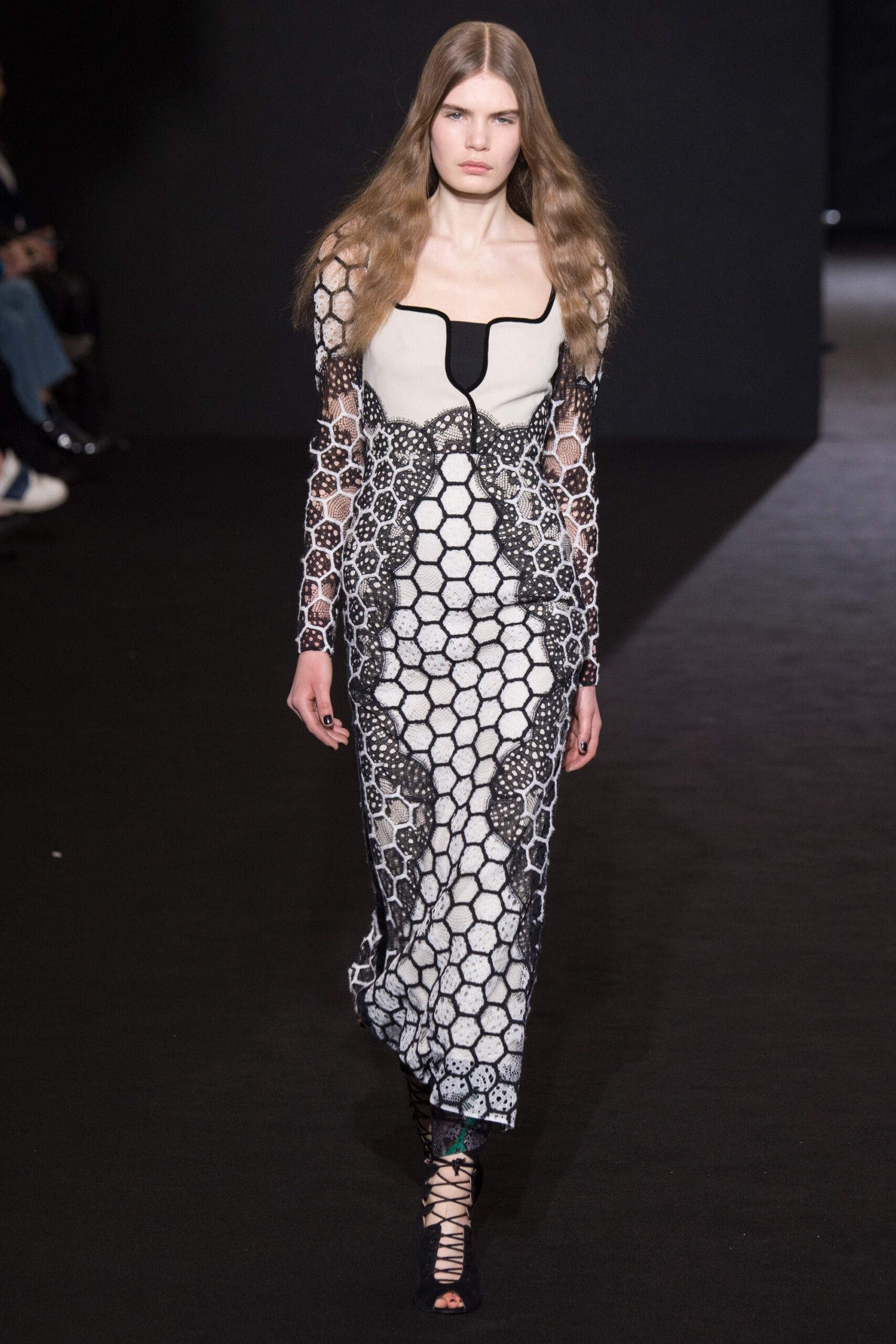 Roland Mouret F/W 16 Look 34