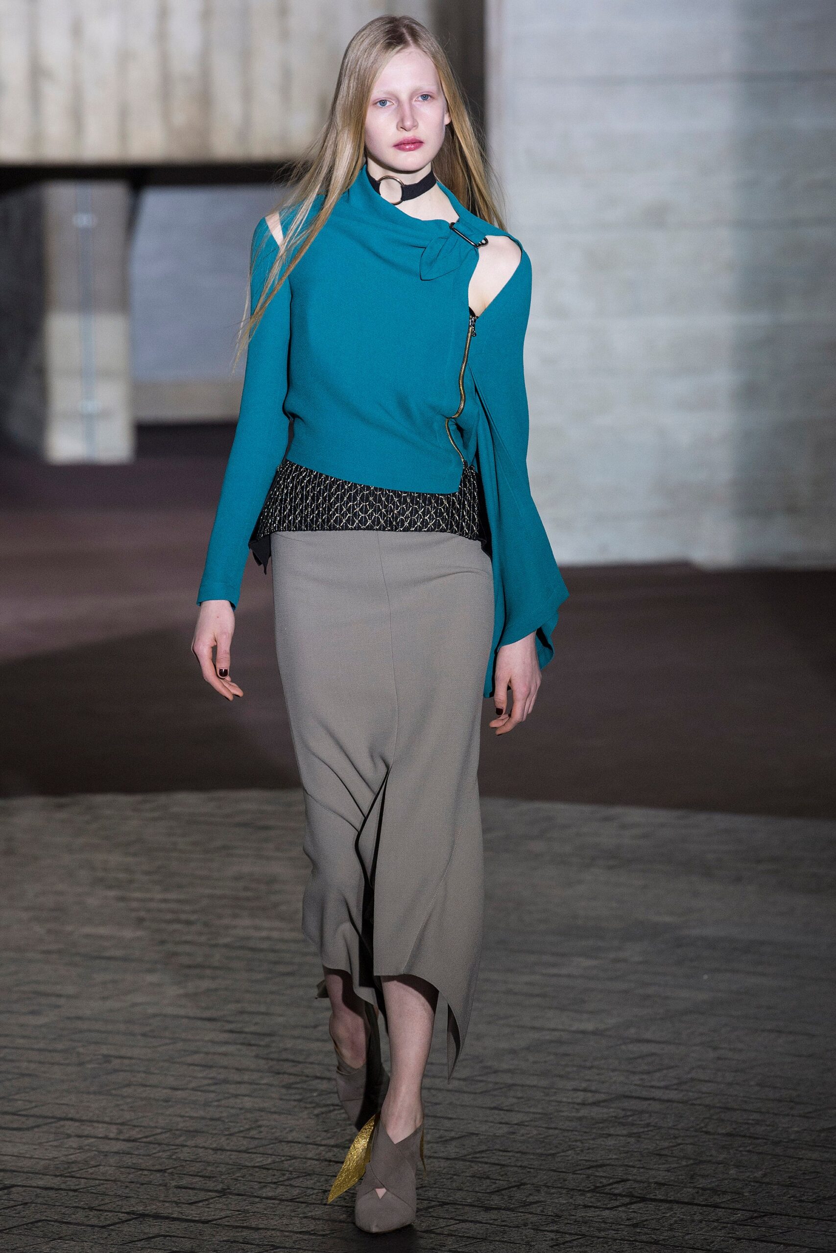 Roland Mouret F/W 17 Look 9