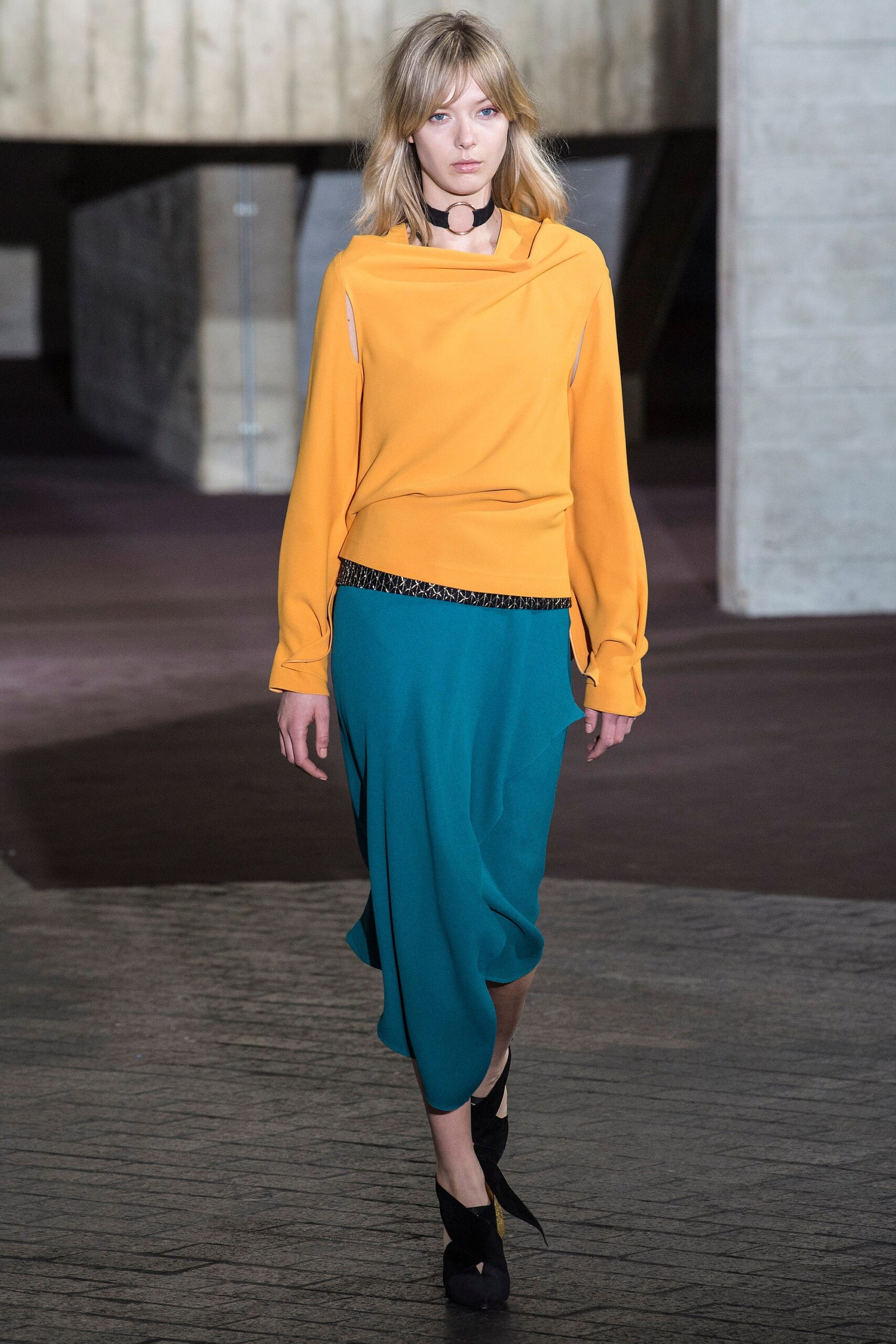 Roland Mouret F/W 17 Look 10