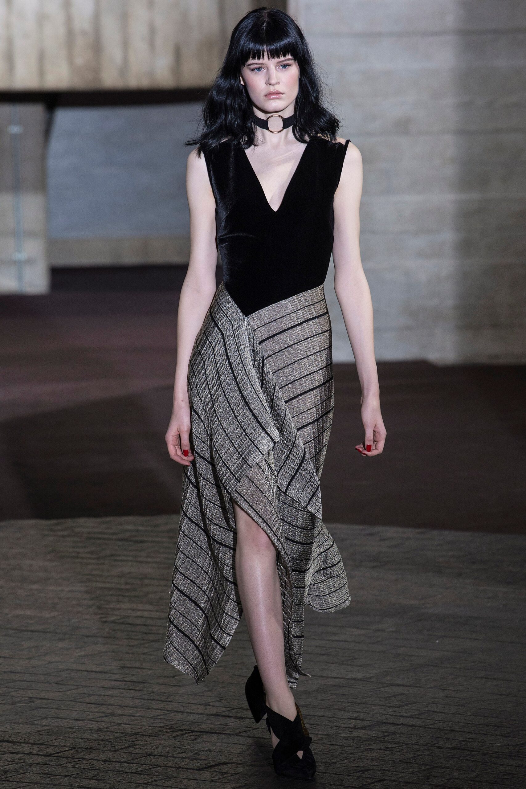Roland Mouret F/W 17 Look 12