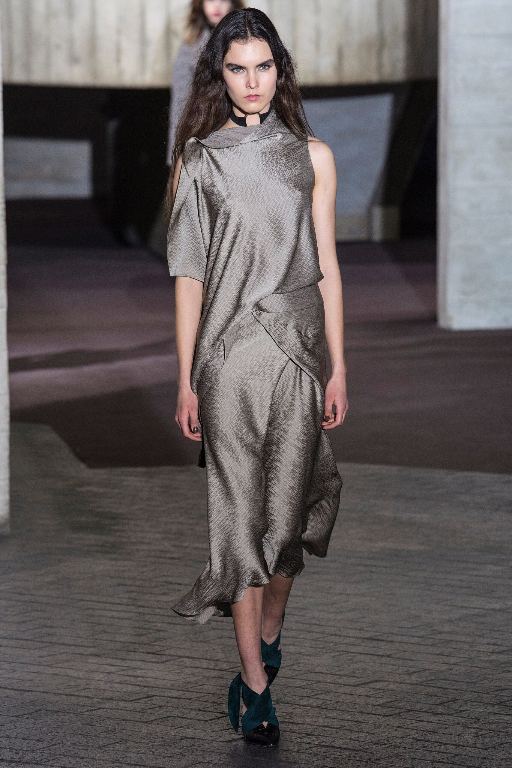 Roland Mouret F/W 17 Look 14