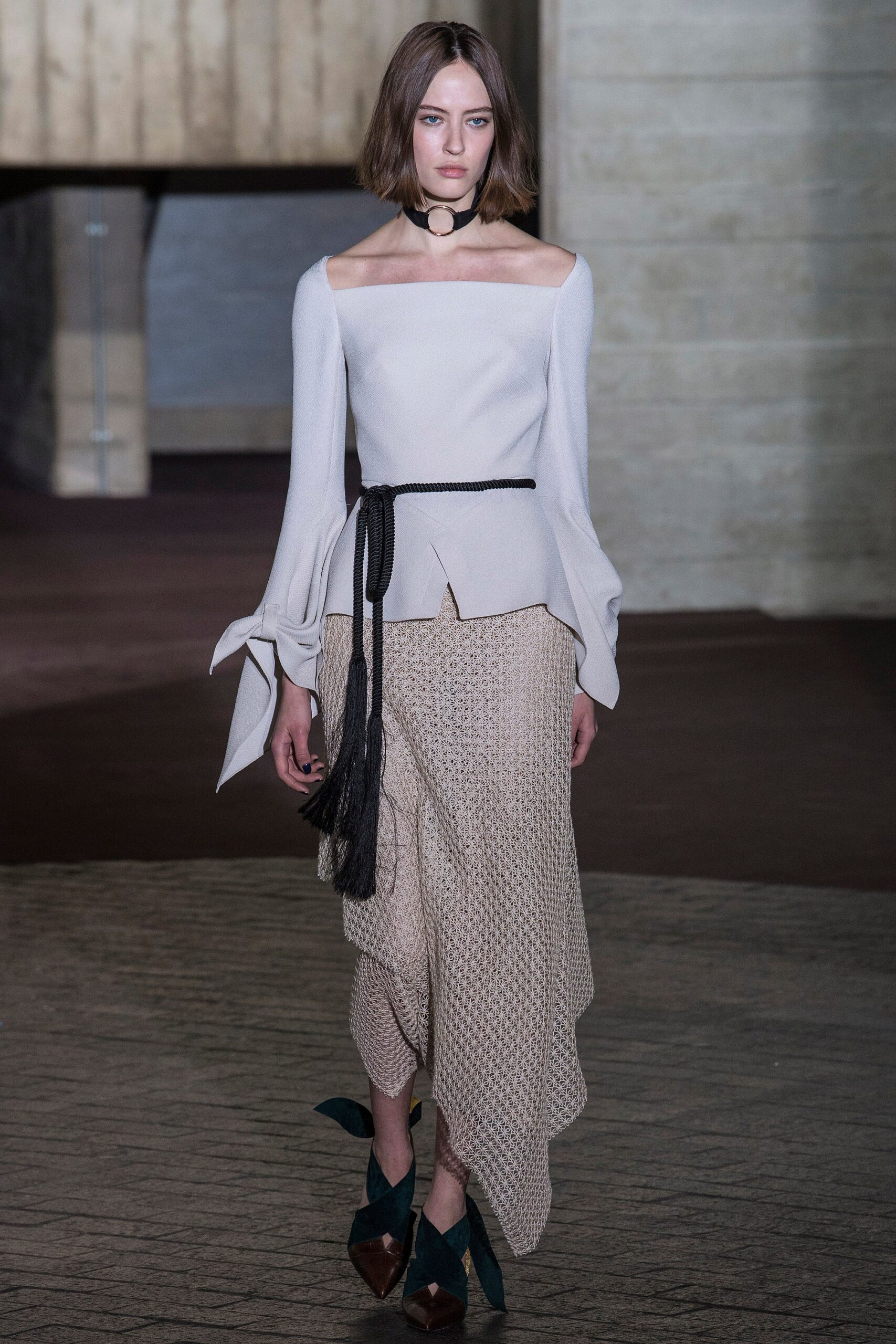 Roland Mouret F/W 17 Look 23