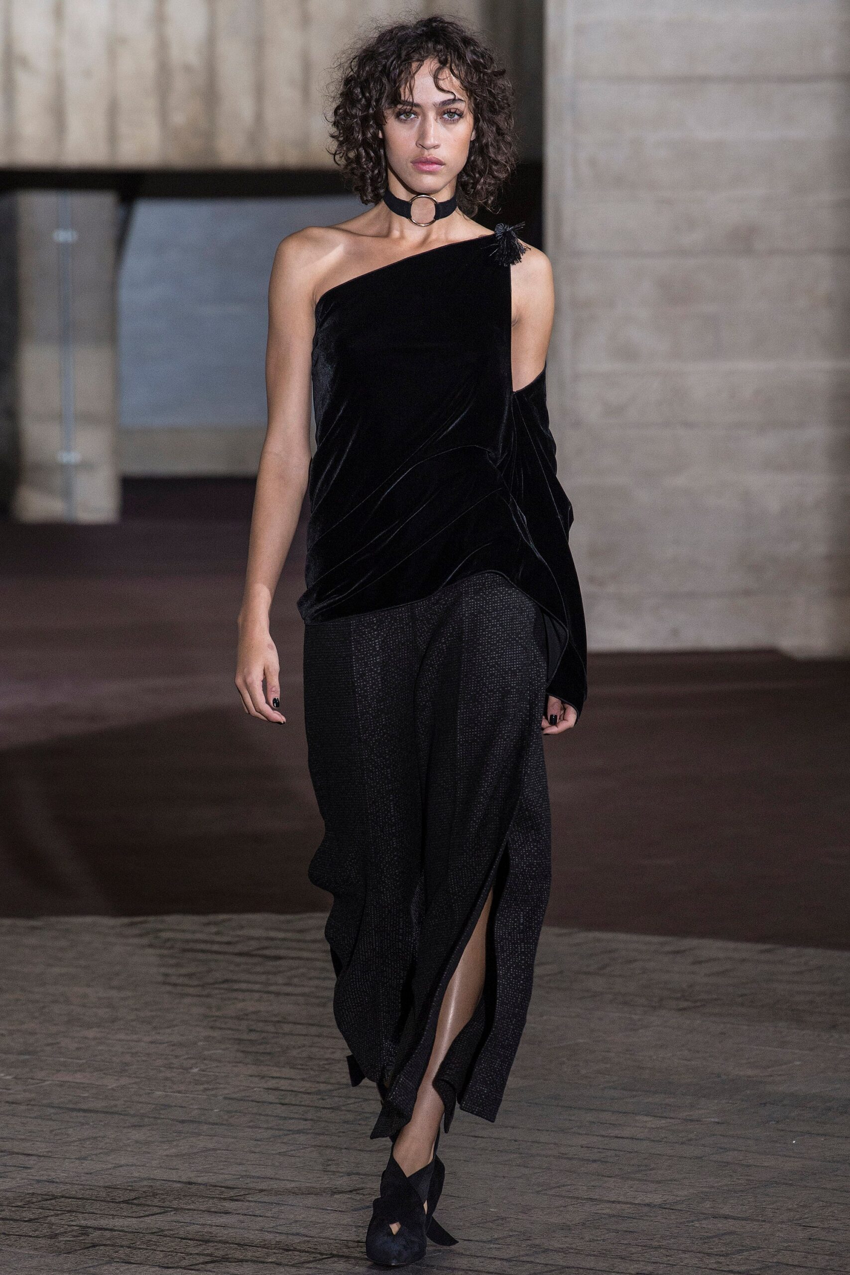 Roland Mouret F/W 17 Look 31