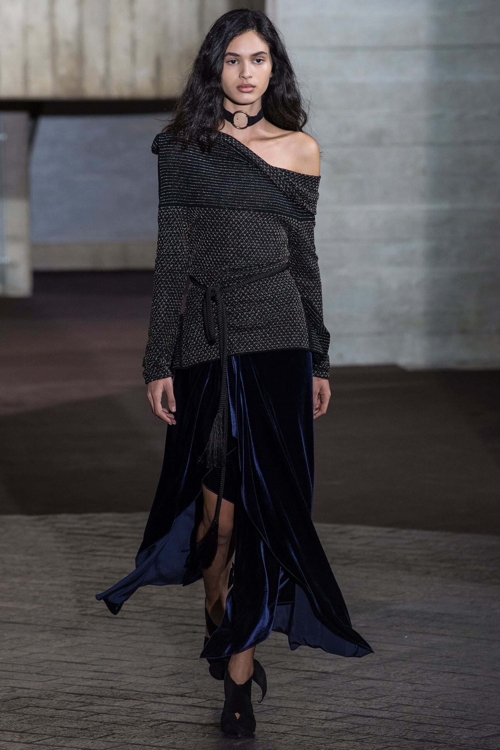 Roland Mouret F/W 17 Look 33