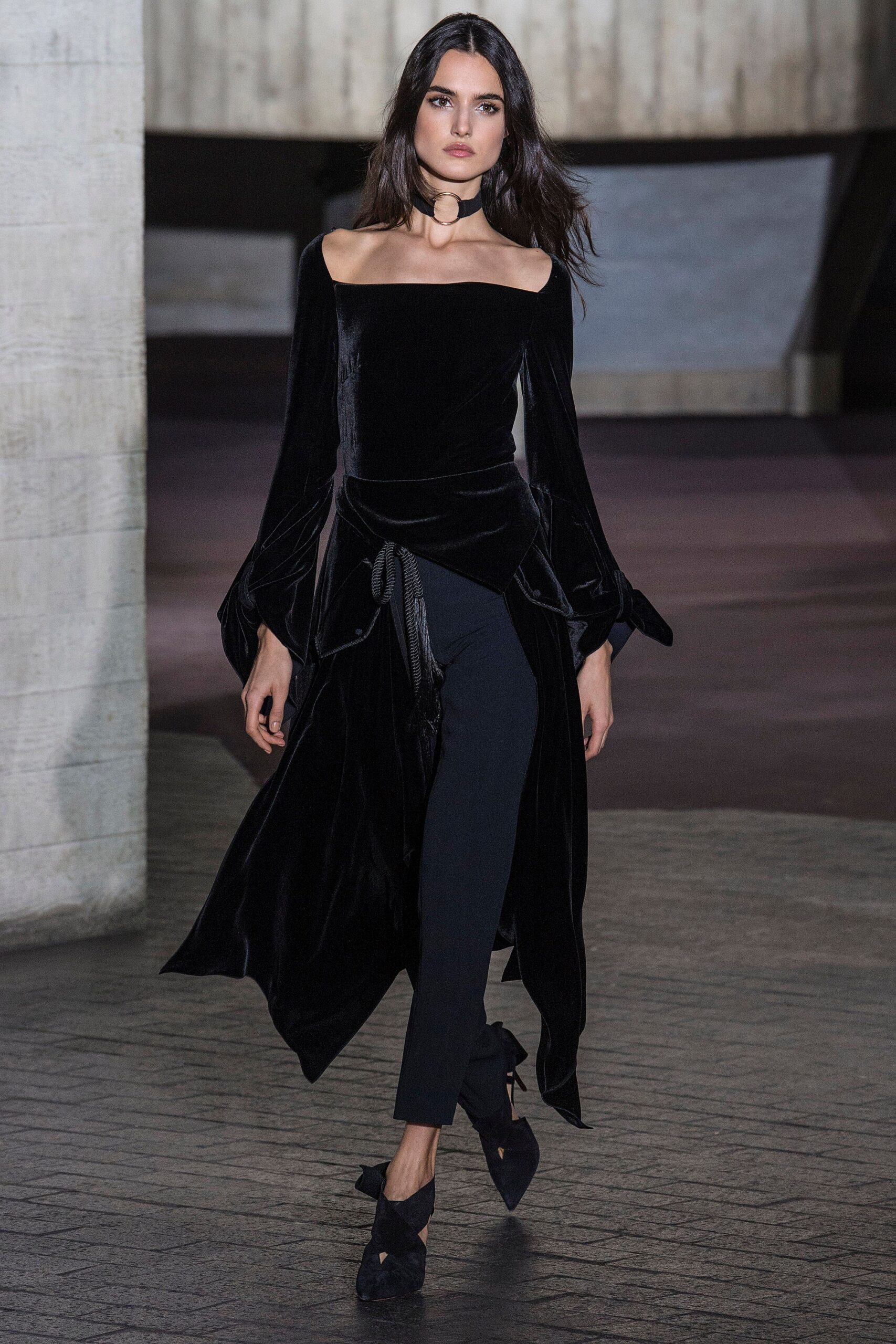 Roland Mouret F/W 17 Look 34