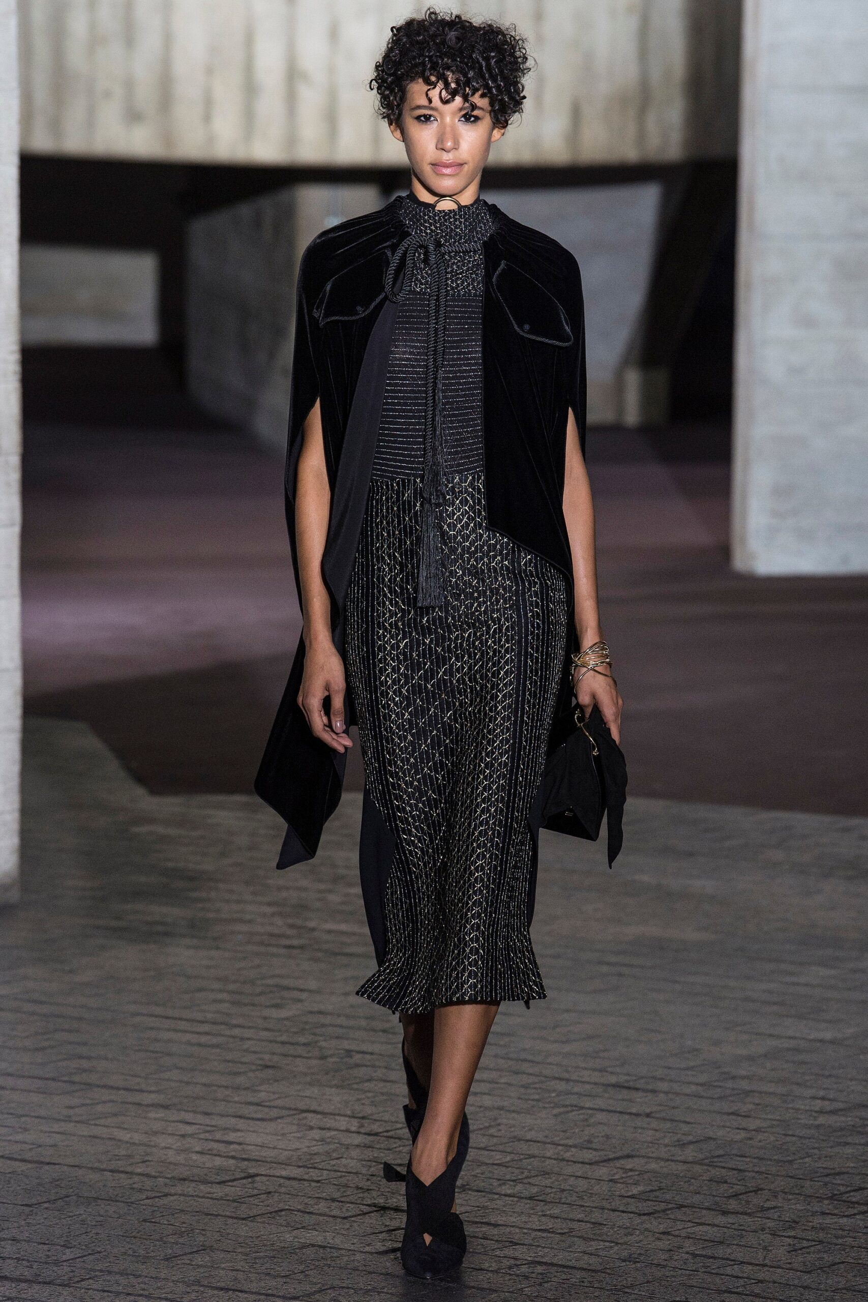 Roland Mouret F/W 17 Look 37