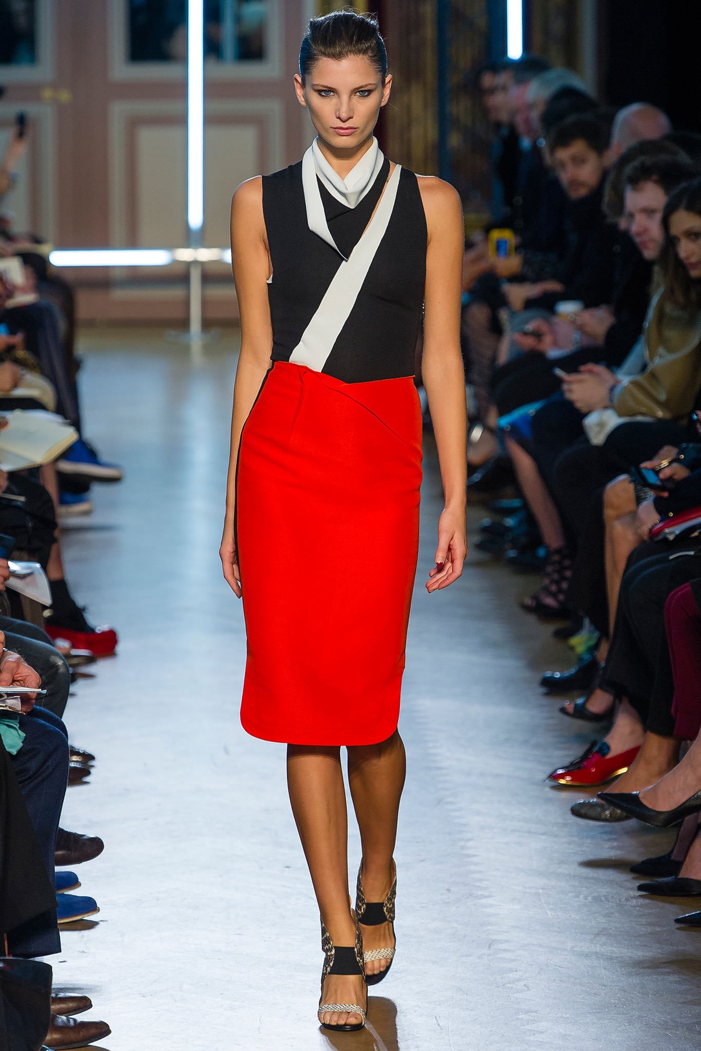 Roland Mouret S/S 13 Look 2