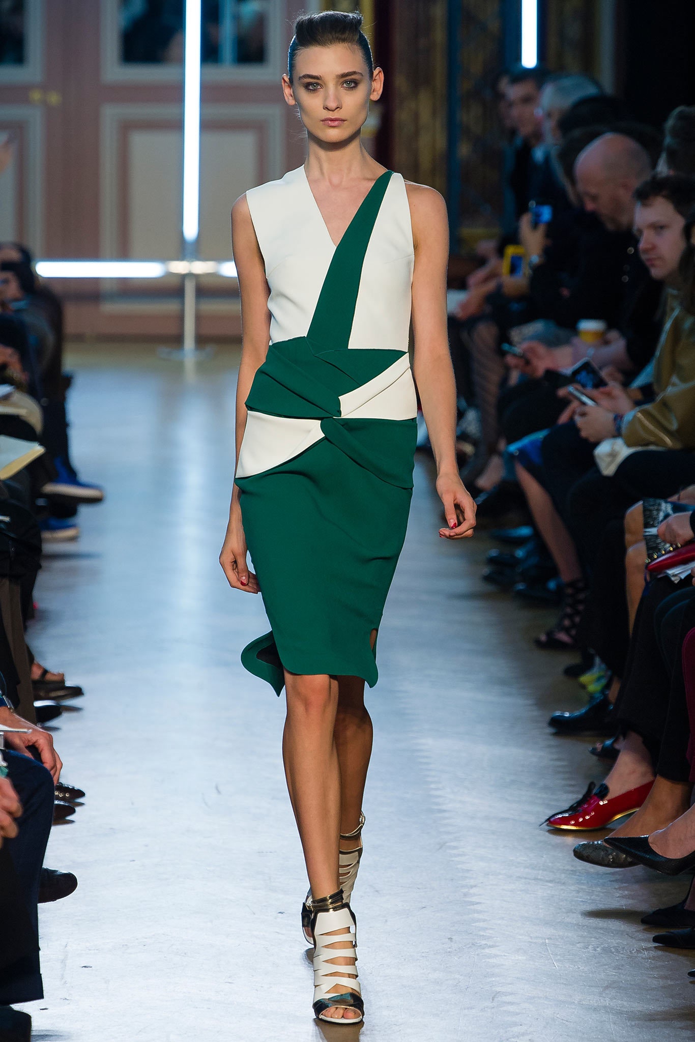 Roland Mouret S/S 13 Look 8