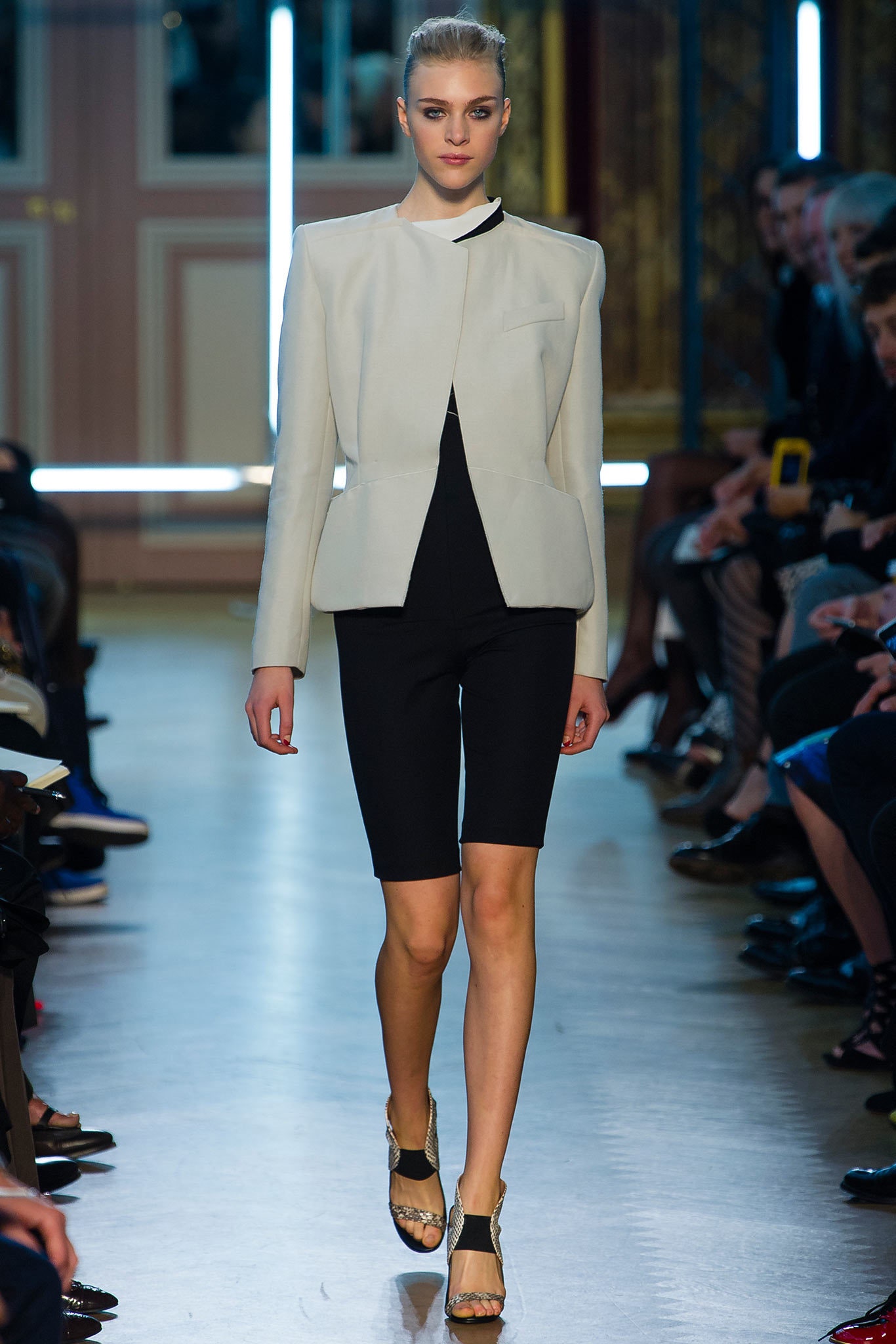 Roland Mouret S/S 13 Look 11