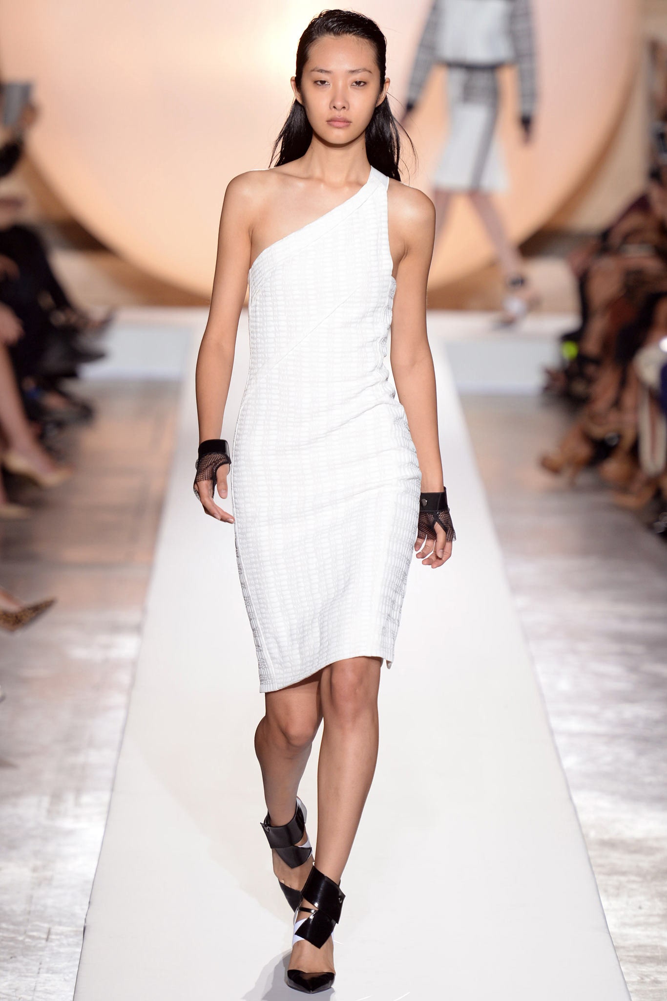 Roland Mouret S/S 14 Look 17