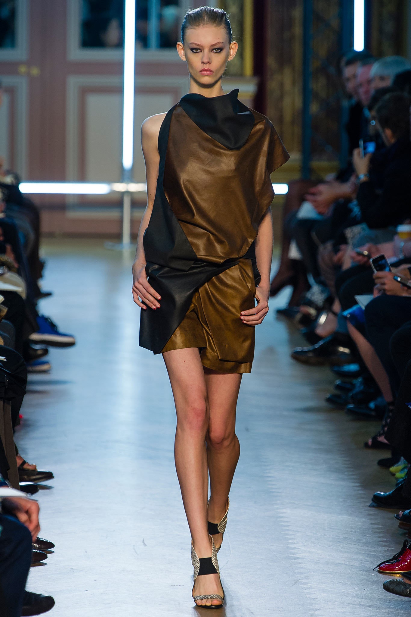 Roland Mouret S/S 13 Look 19