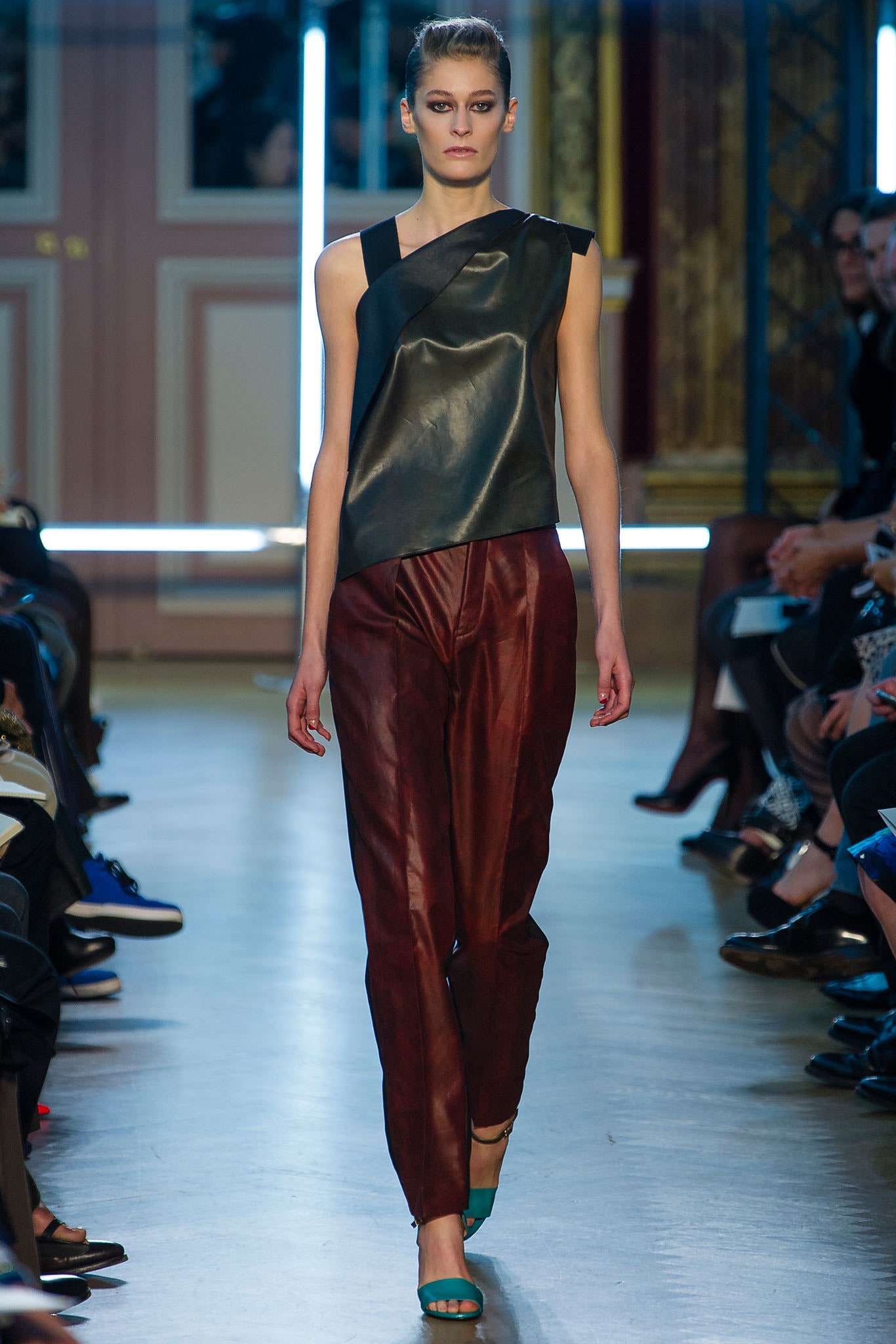 Roland Mouret S/S 13 Look 21