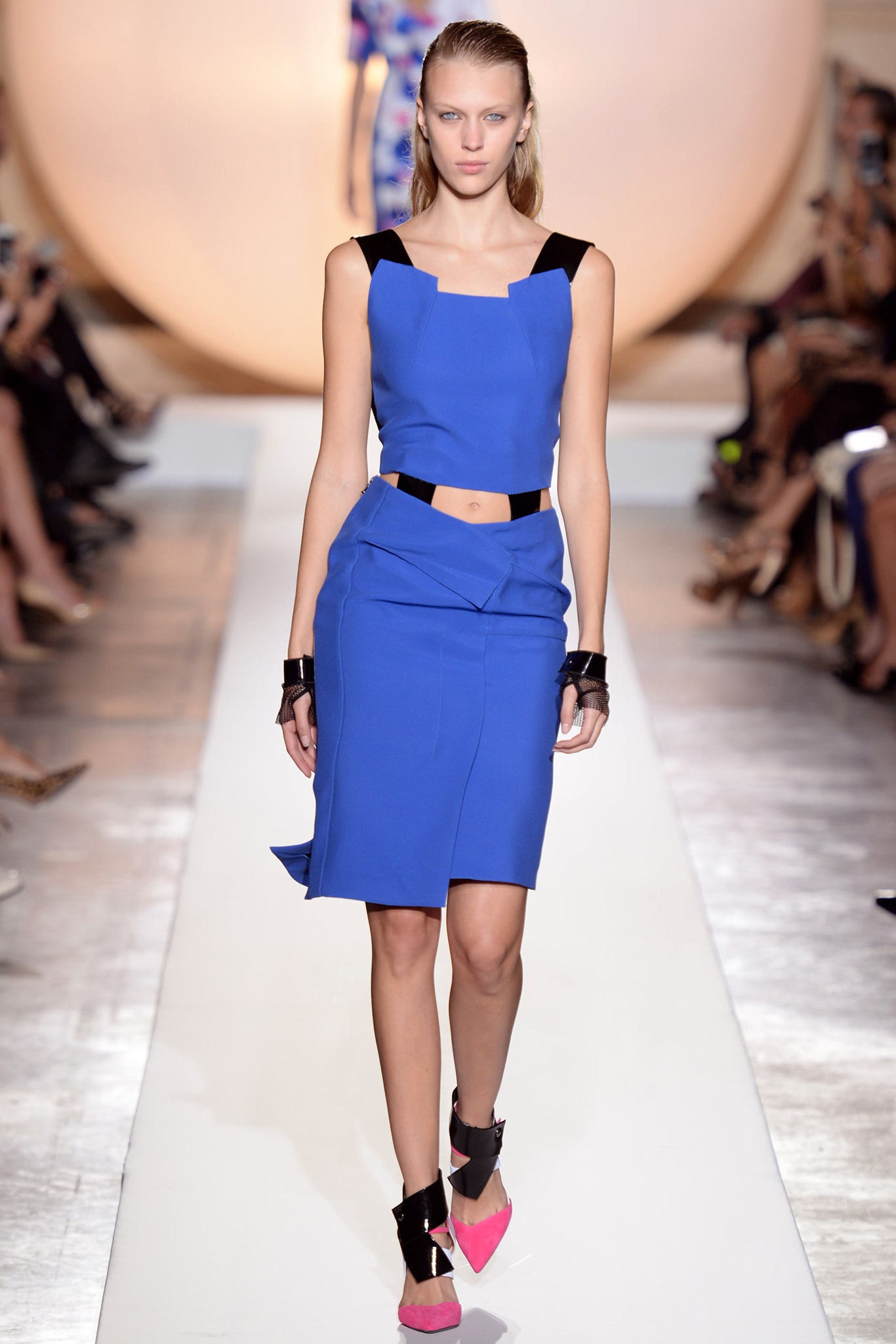 Roland Mouret S/S 14 Look 23