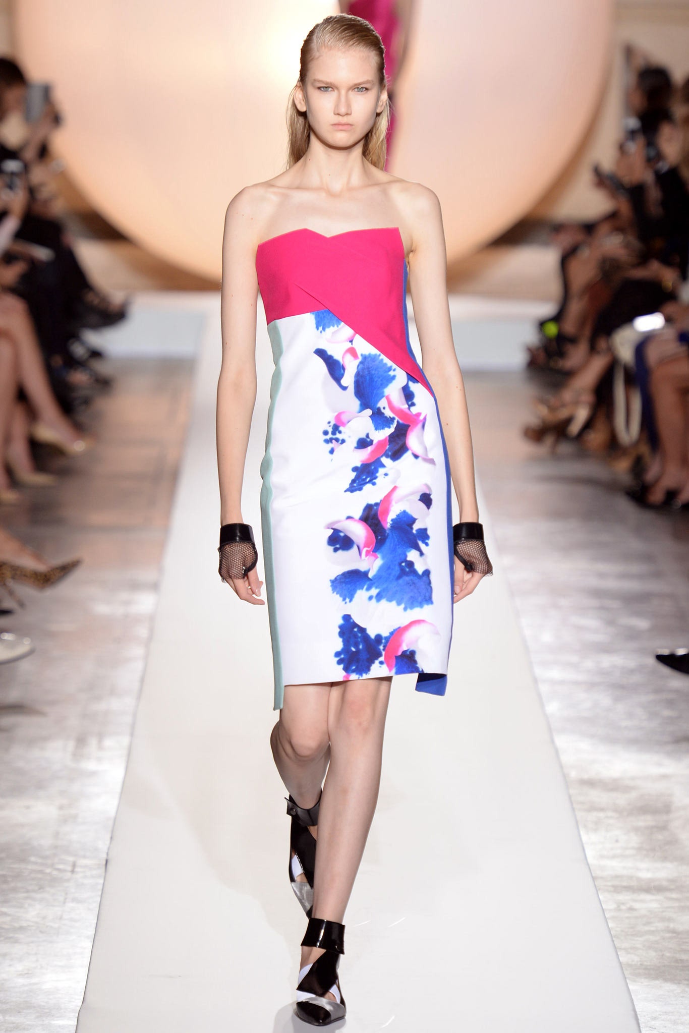 Roland Mouret S/S 14 Look 25