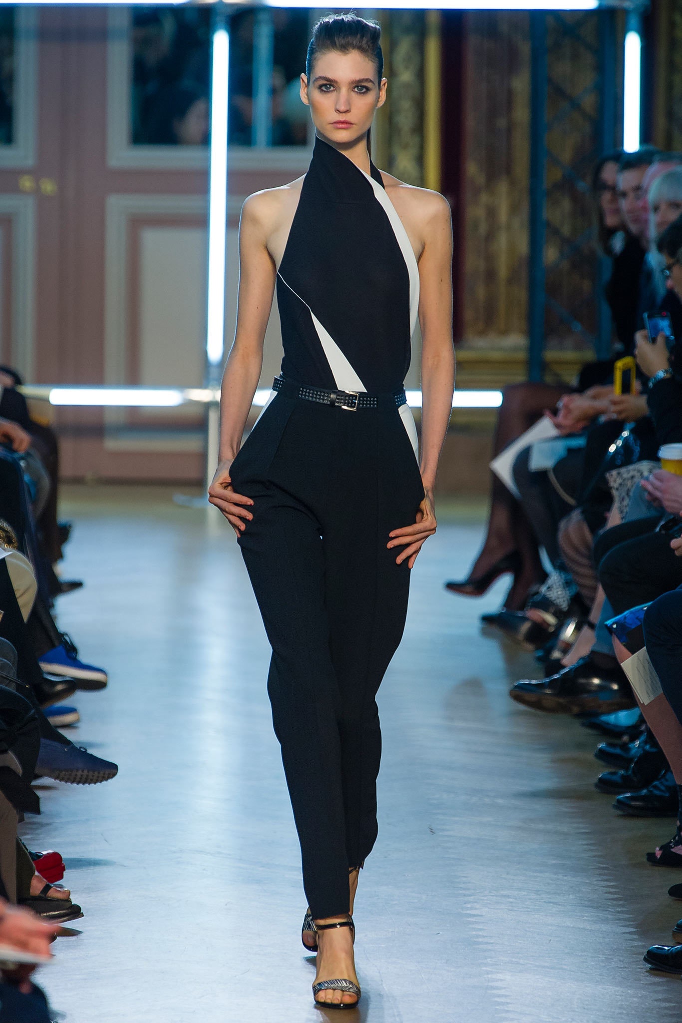 Roland Mouret S/S 13 Look 35