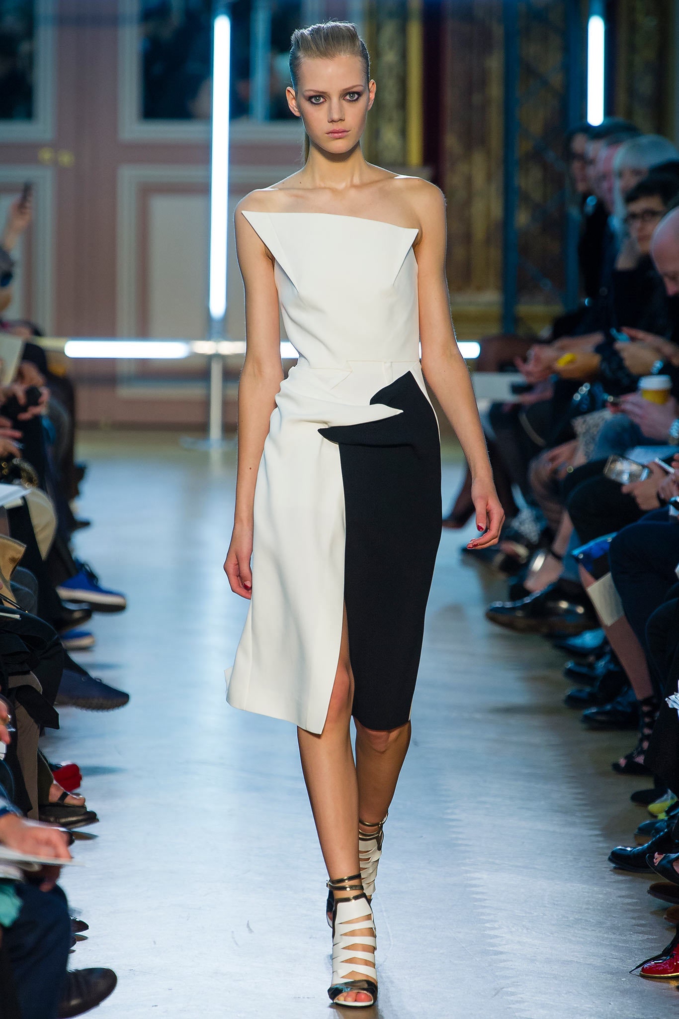 Roland Mouret S/S 13 Look 36