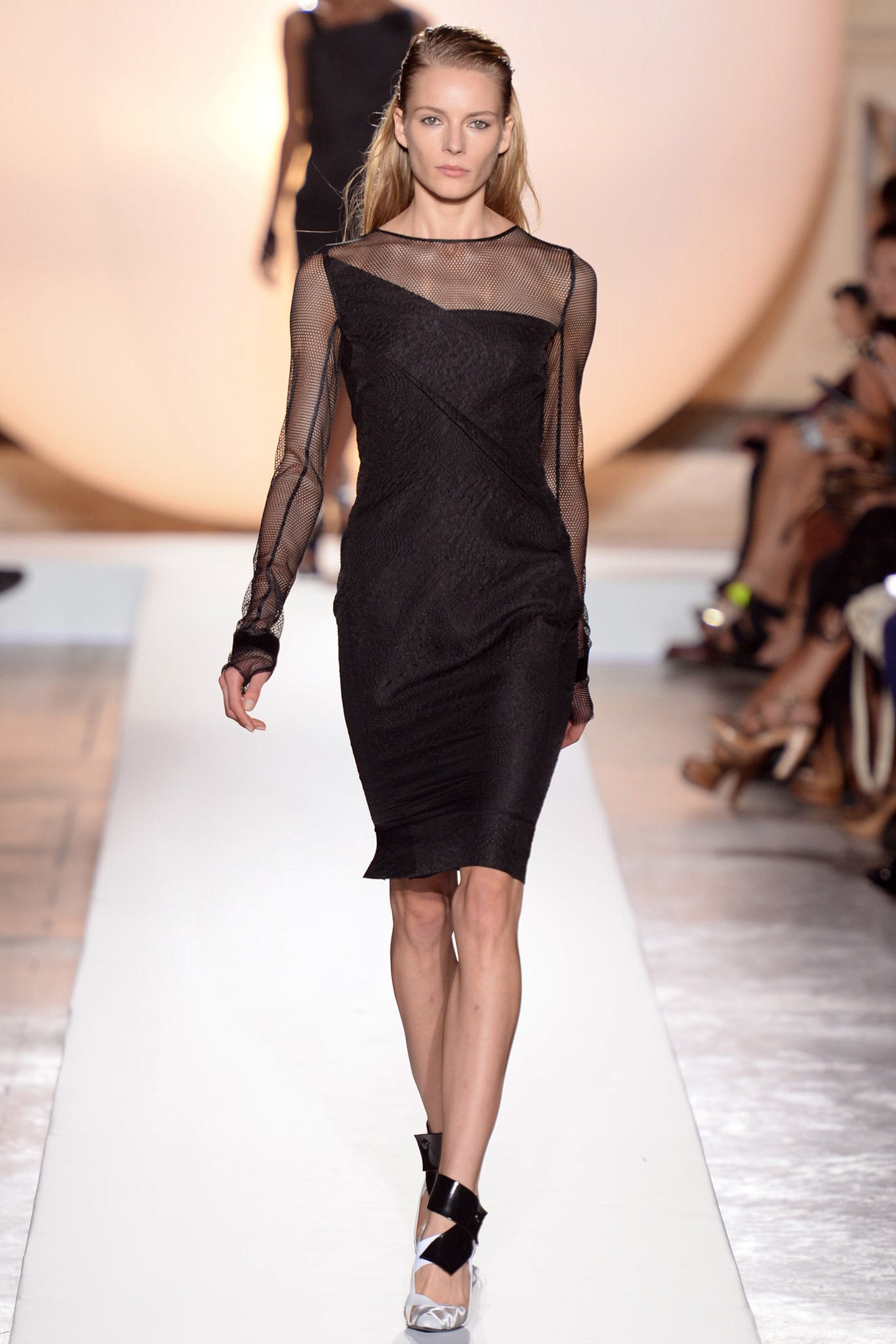 Roland Mouret S/S 14 Look 33