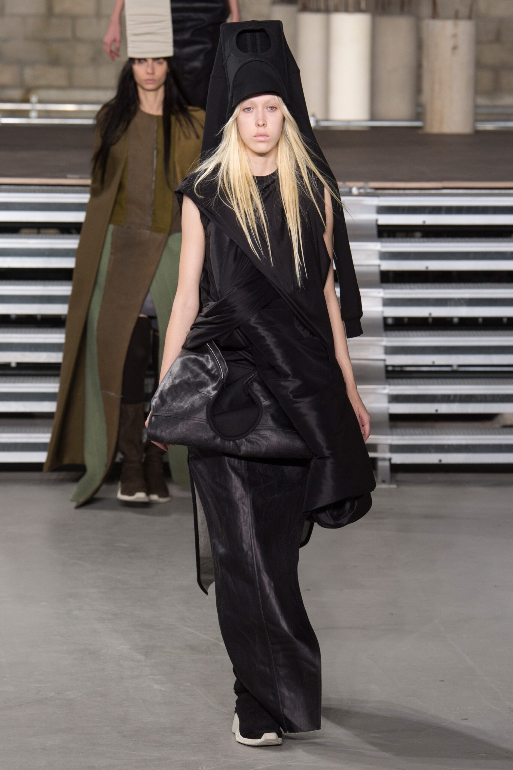 Rick Owens F/W 17 Look 16