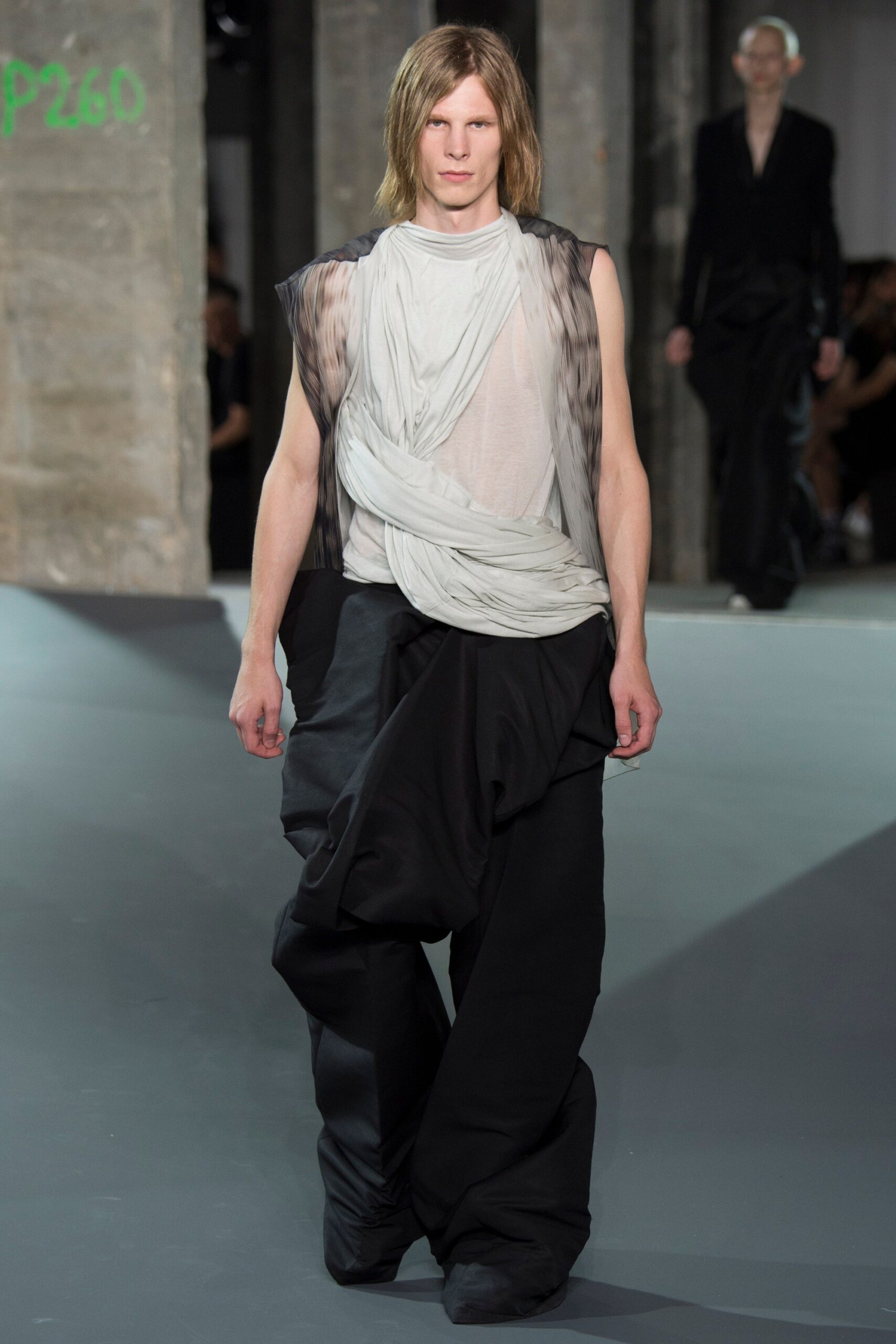 Rick Owens S/S 17 Menswear Look 25